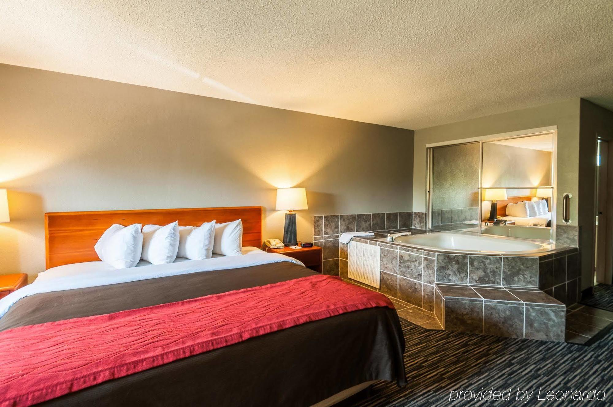 Quality Inn Solomons - Beacon Marina Dış mekan fotoğraf